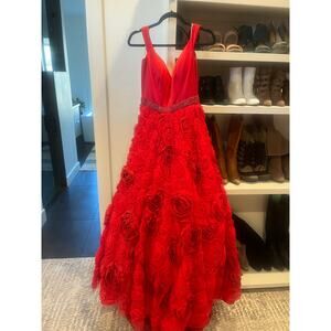 Red Sherri Hill red rose ball gown w appliquéd